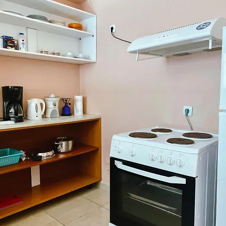 Theo's Апартаменты
